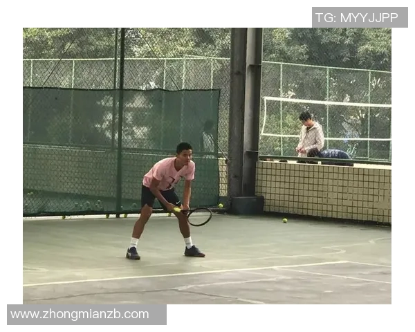 成都网球队边路渗透策略分析及其在比赛中的成效与不足探讨