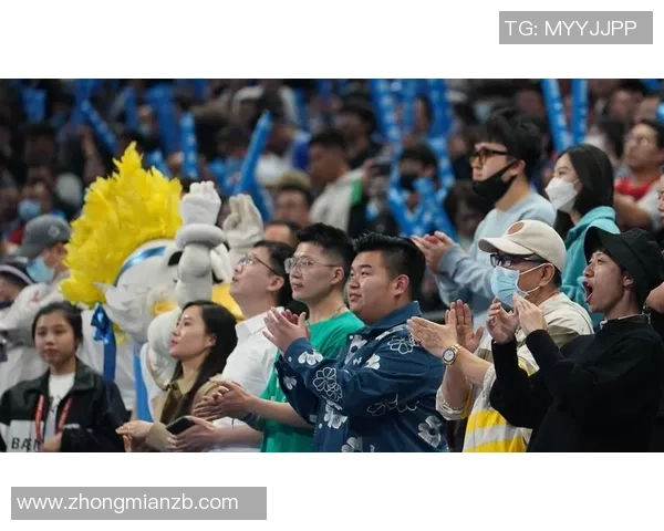 足球场上的呐喊者们为明星球员们加油助威的热血瞬间 足球场上的呐喊者们为明星球员们加油助威的热血瞬间