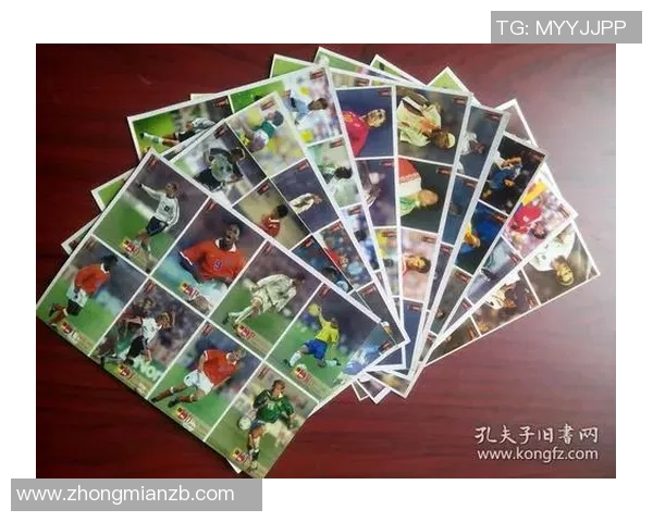 足球明星卡片的魅力与收藏价值探秘之旅 足球明星卡片的魅力与收藏价值探秘之旅