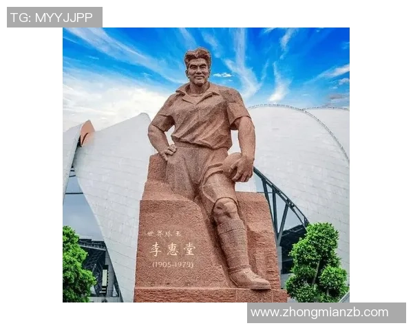 足球明星雕塑艺术作品欣赏展现足球文化与雕塑美的完美结合 足球明星雕塑艺术作品欣赏展现足球文化与雕塑美的完美结合