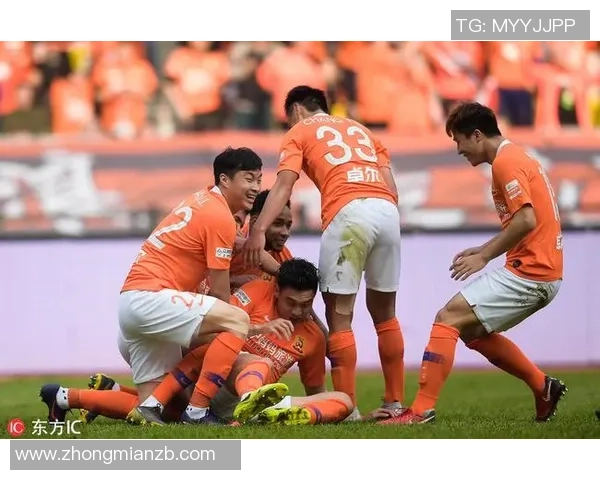 重庆足球队的崛起与挑战:聚焦球队力量与未来发展之路 重庆足球队的崛起与挑战:聚焦球队力量与未来发展之路